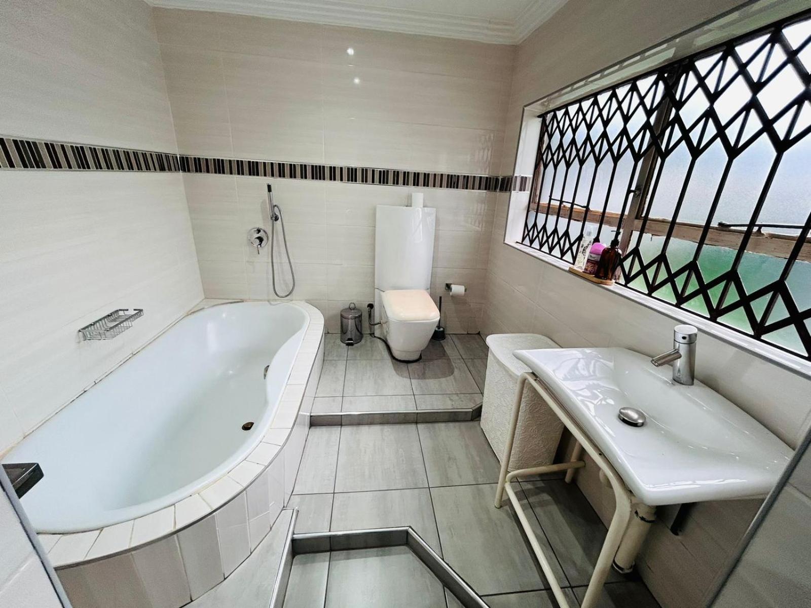 The Greenary Guest House And Restaurant Thohoyandou Exteriör bild
